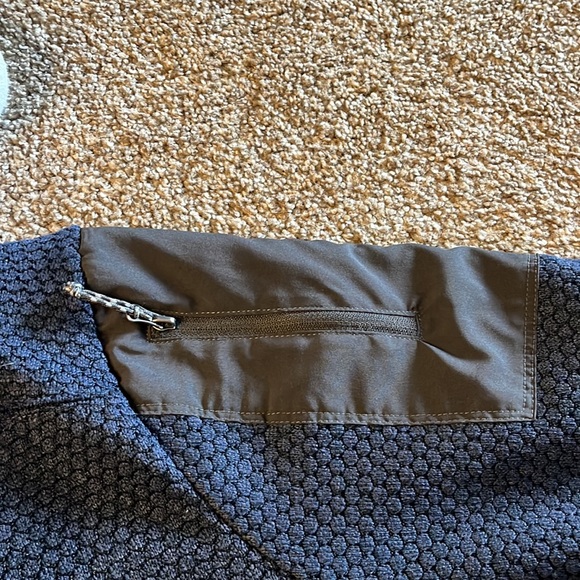 Excellent preowned condition. Made by Life Integrity Earth in a size medium. - Picture 6 of 10